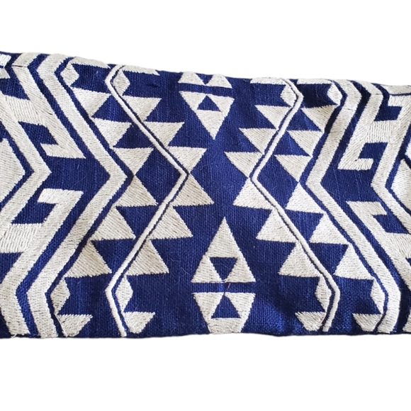 Limited Edition Aztec Pattern Embroidered Wristlet Clutch Royal Blue & White - Picture 7 of 7